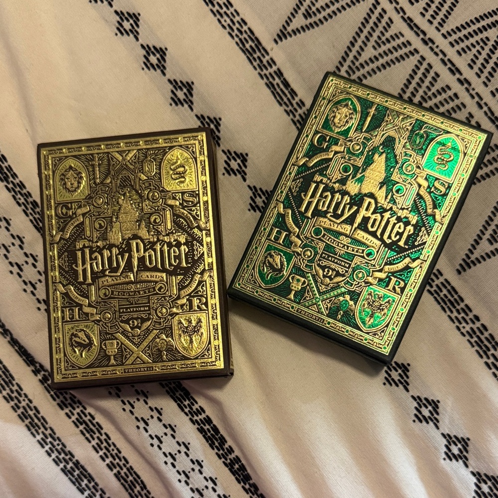 Warner Bros. Gold and Green Card Game Set